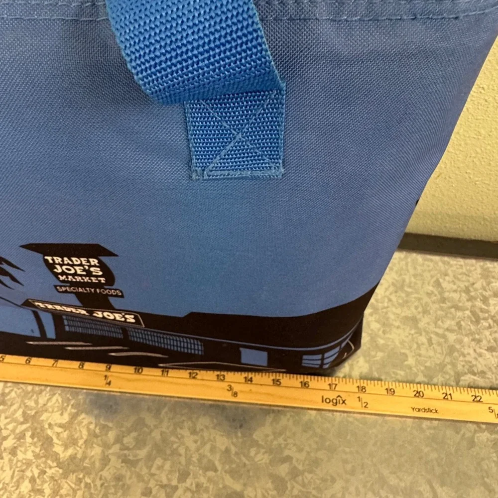 Trader‎ Joe's Insulated Tote Bag Unisex Large Blue Excellent Pasadena California